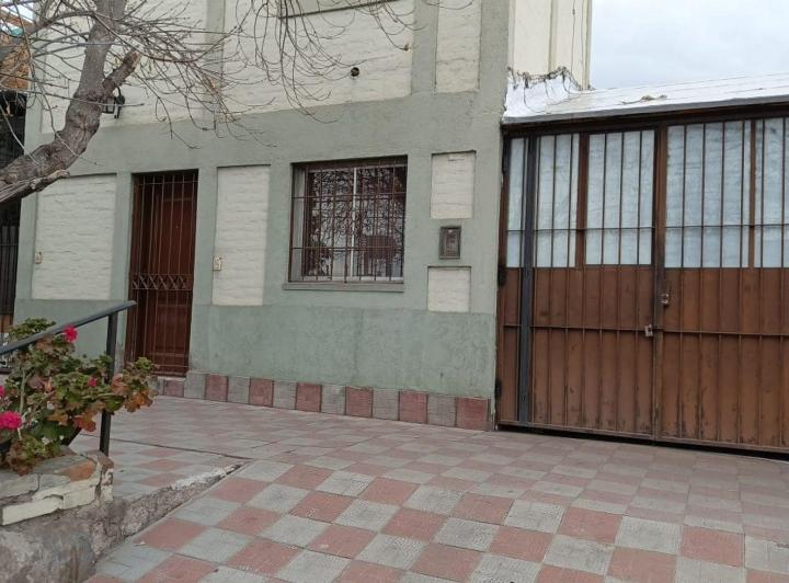 Casa · 185m² · 6 Ambientes · 1 Cochera