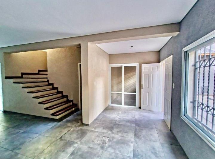 Casa · 140m² · 3 Ambientes · 2 Cocheras