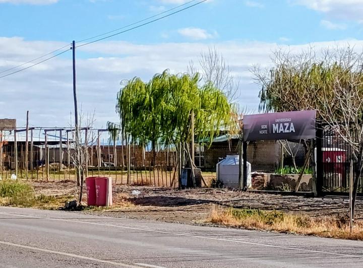 Terreno · 2099m²