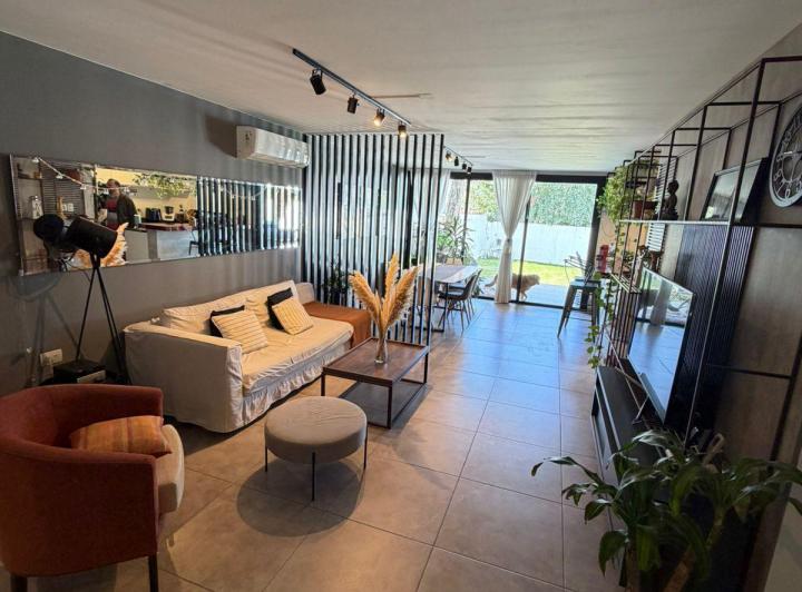 Casa · 170m² · 5 Ambientes · 2 Cocheras
