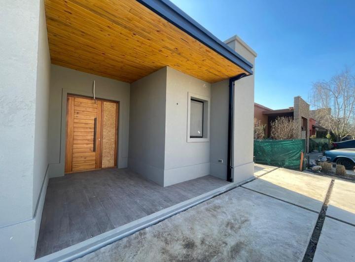 Casa · 133m² · 5 Ambientes · 2 Cocheras