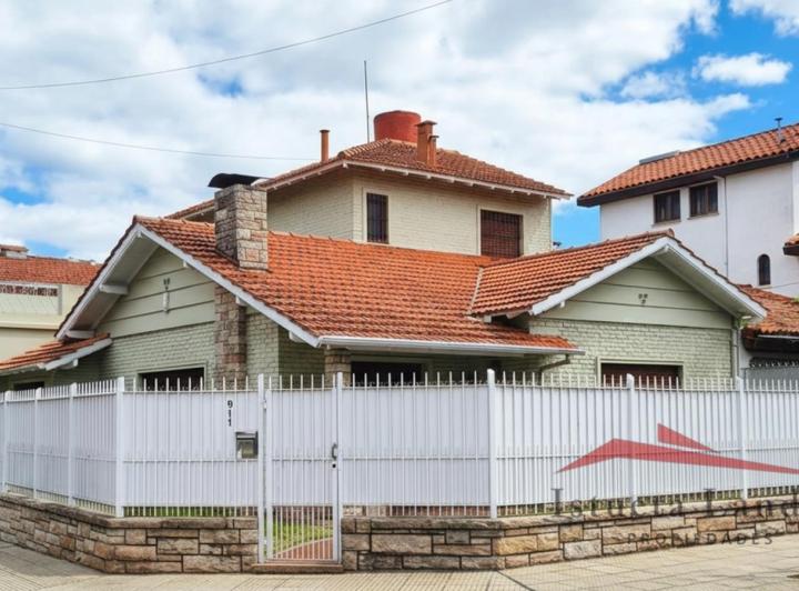 Casa · 158m² · 3 Ambientes · 1 Cochera