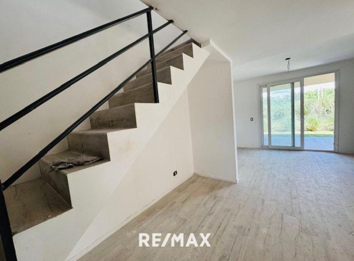Casa · 100m² · 3 Ambientes · 1 Cochera