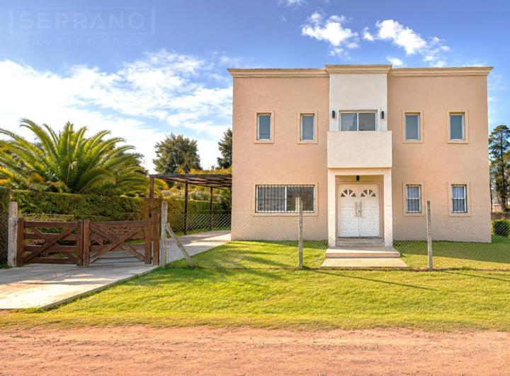 Casa · 161m² · 4 Ambientes · 2 Cocheras