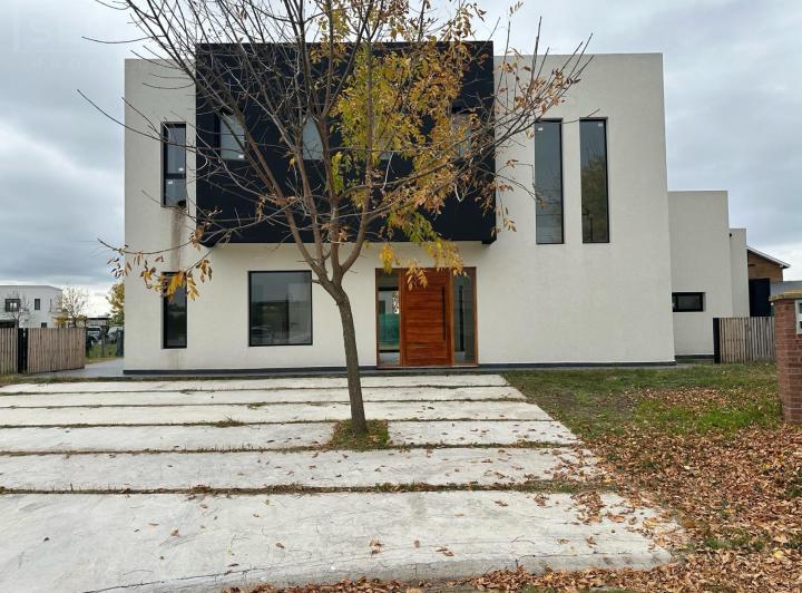 Casa · 170m² · 6 Ambientes