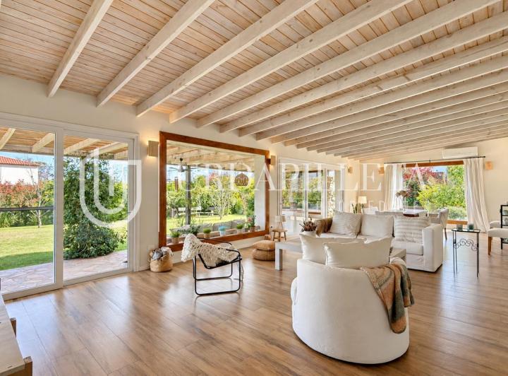 Casa · 249m² · 5 Ambientes · 3 Cocheras