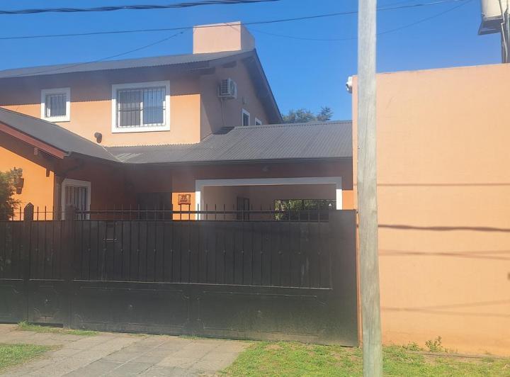 Casa · 200m² · 4 Ambientes · 1 Cochera