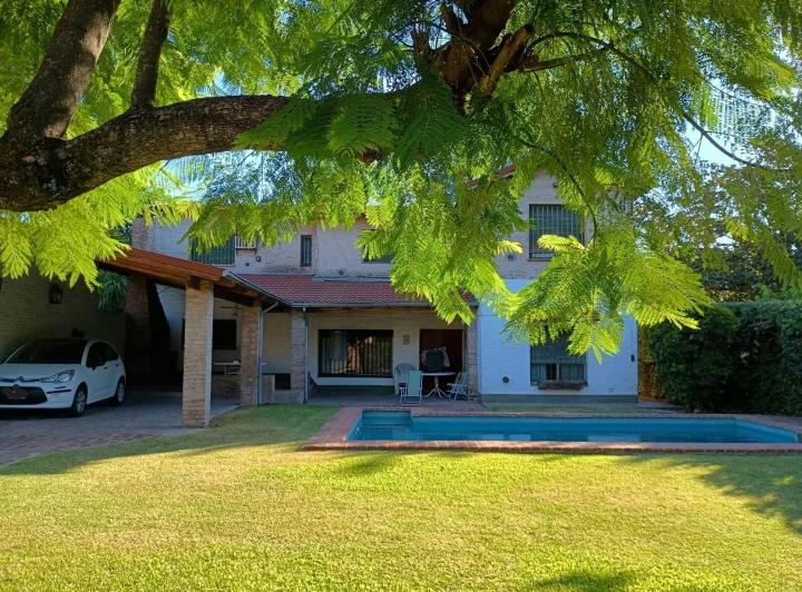 Casa · 348m² · 4 Ambientes · 1 Cochera