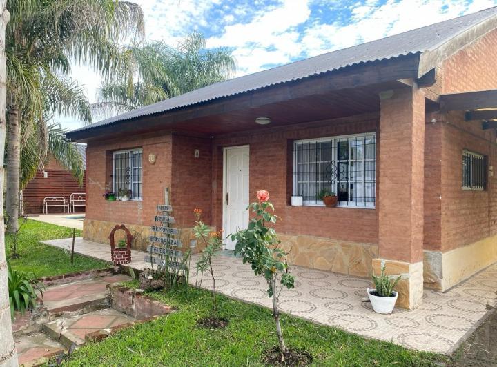 Casa · 92m² · 4 Ambientes · 2 Cocheras