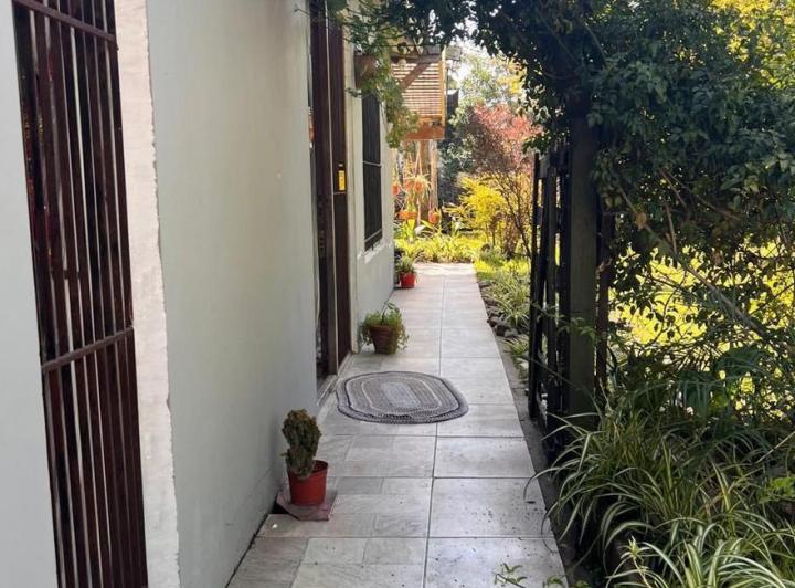 Casa · 180m² · 4 Ambientes · 2 Cocheras