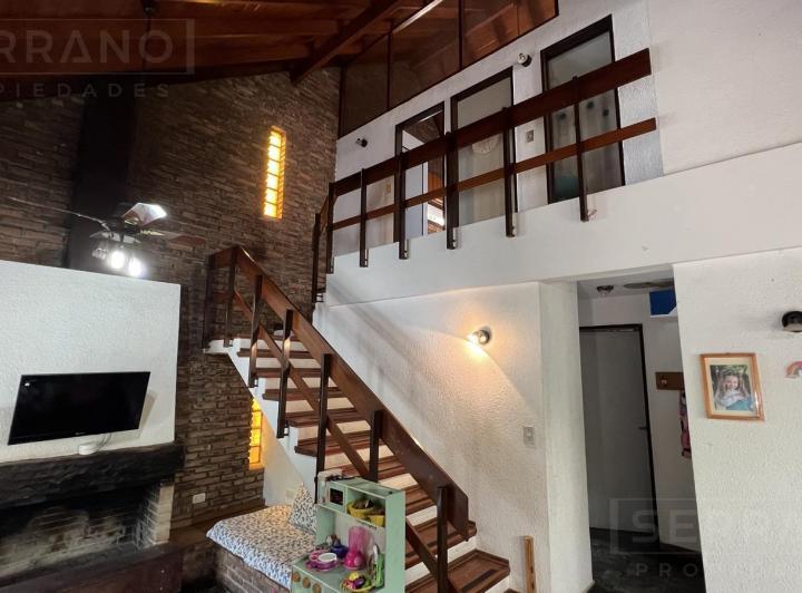 Casa · 95m² · 4 Ambientes · 4 Cocheras