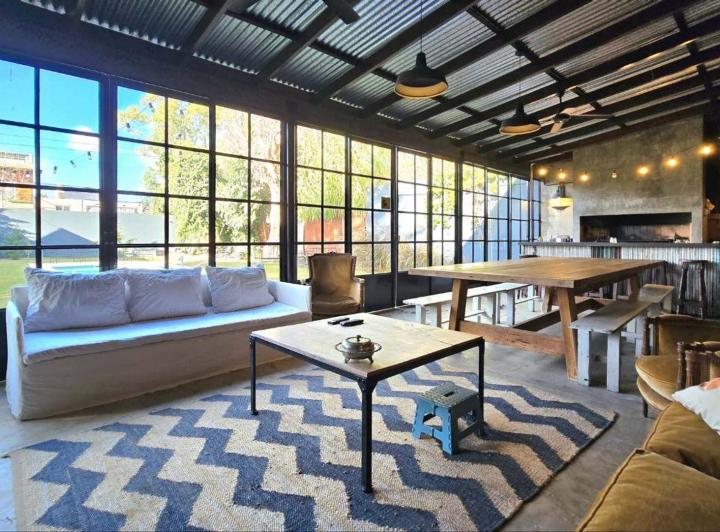 Casa · 150m² · 3 Ambientes · 2 Cocheras