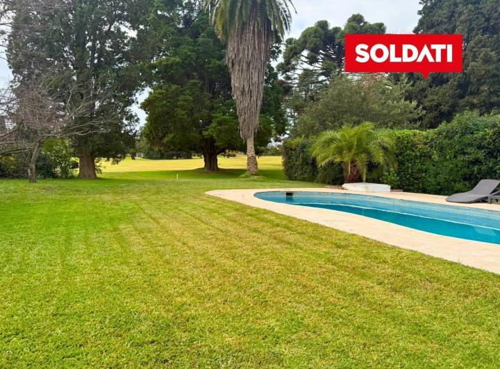 Casa · 105m² · 5 Ambientes · 2 Cocheras