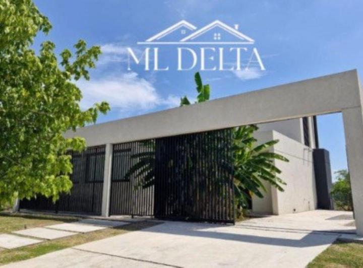 Casa · 147m² · 5 Ambientes · 2 Cocheras