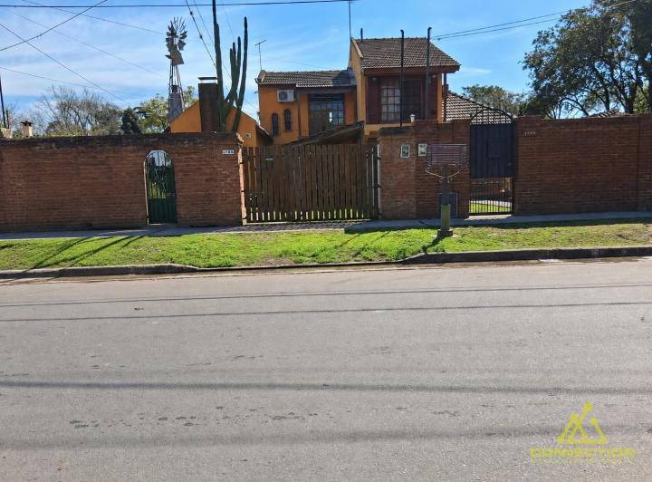 Casa · 115m² · 4 Ambientes · 3 Cocheras