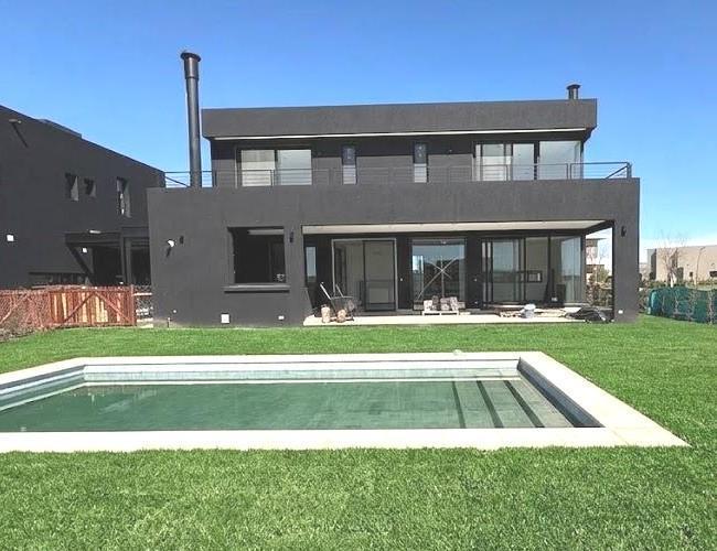 Casa · 324m² · 8 Ambientes