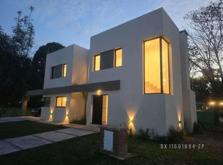 Casa · 536ha · 5 Ambientes · 1 Cochera