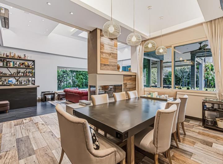 Casa · 410m² · 7 Ambientes · 5 Cocheras