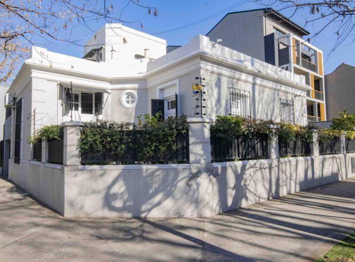 Casa · 214m² · 6 Ambientes · 1 Cochera