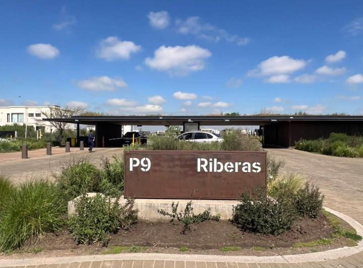 Casa · 300m² · 7 Ambientes · 1 Cochera