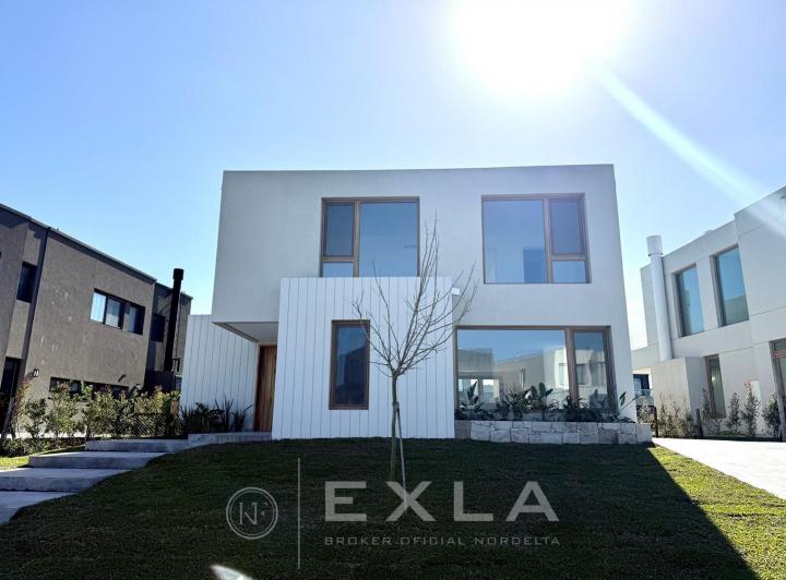 Casa · 257m² · 6 Ambientes · 1 Cochera