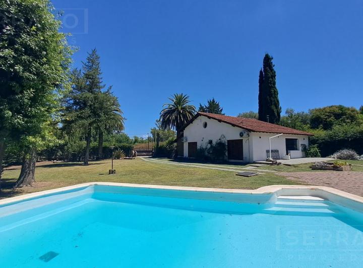 Casa · 205m² · 5 Ambientes · 2 Cocheras
