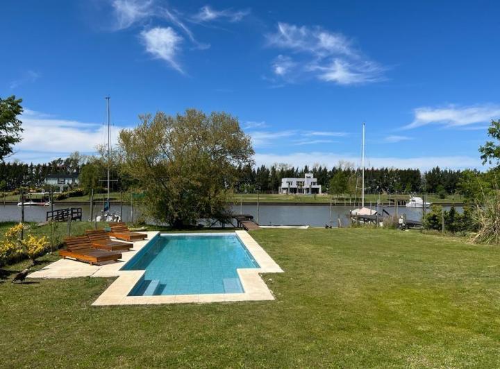 Casa · 400m² · 57 Ambientes
