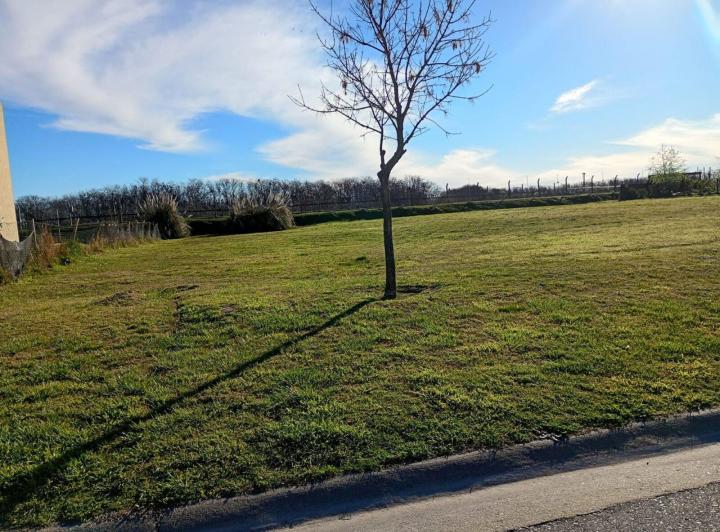 Terreno · 818m²