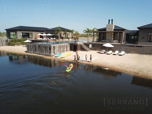 Terreno · 853m²
