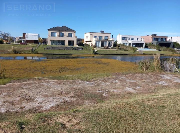 Terreno · 779m²