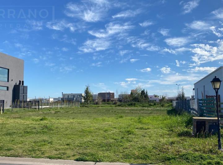 Terreno · 820m²