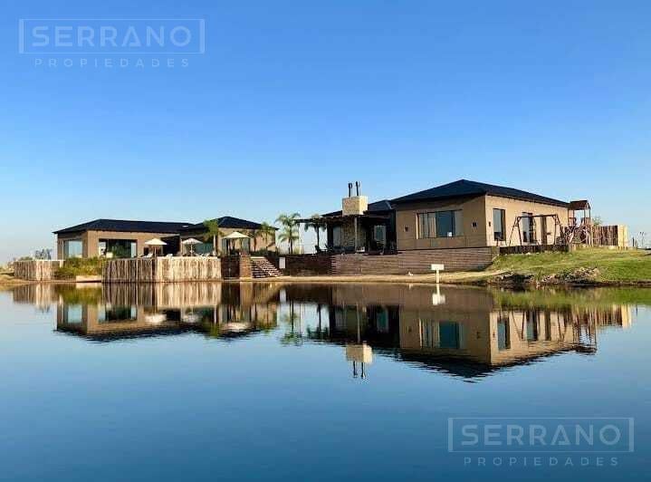 Terreno · 784m²