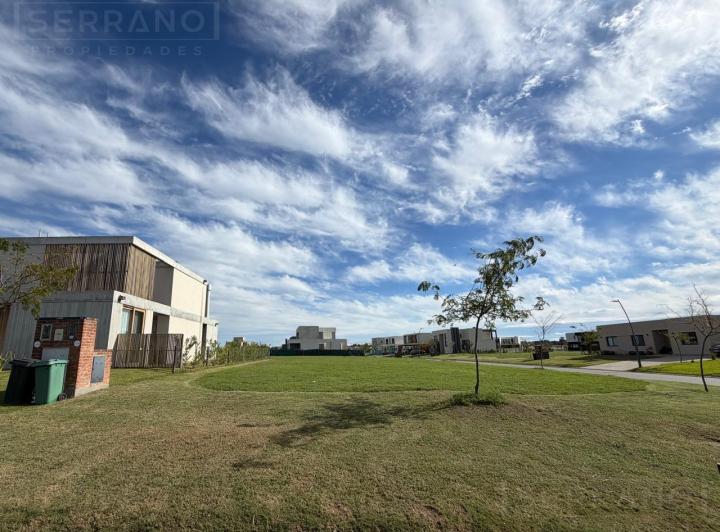 Terreno · 620m²