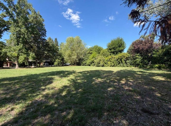 Terreno · 827m²
