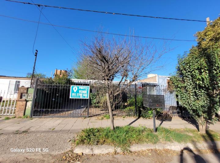 Casa · 123m² · 7 Ambientes · 2 Cocheras