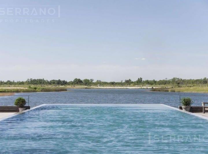 Terreno · 901m²