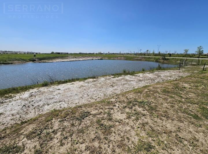 Terreno · 731m²