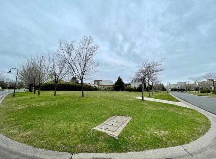 Terreno · 1311m²