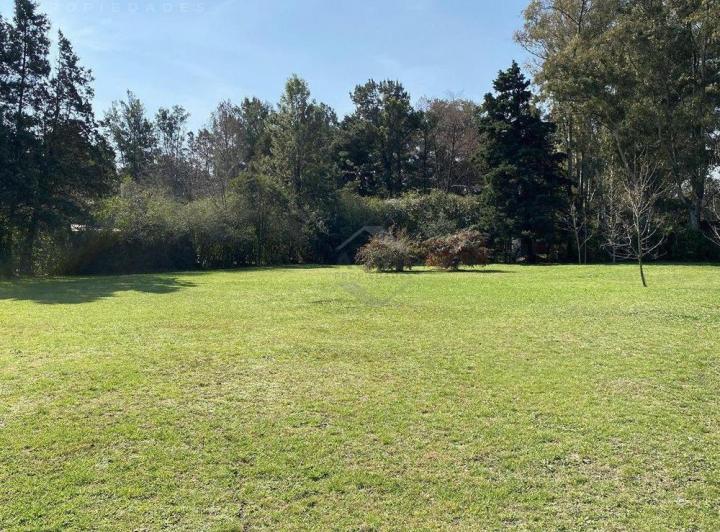 Terreno · 1300m²