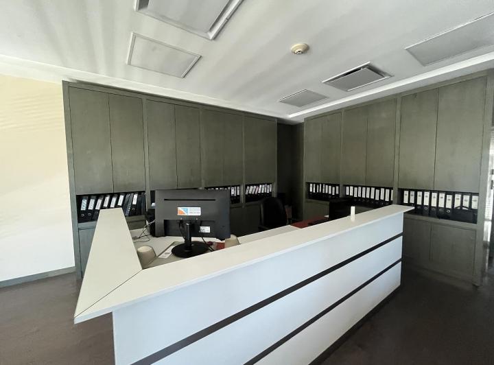 Oficina comercial · 210m² · 4 Ambientes · 6 Cocheras