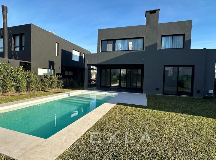 Casa · 200m² · 7 Ambientes · 1 Cochera