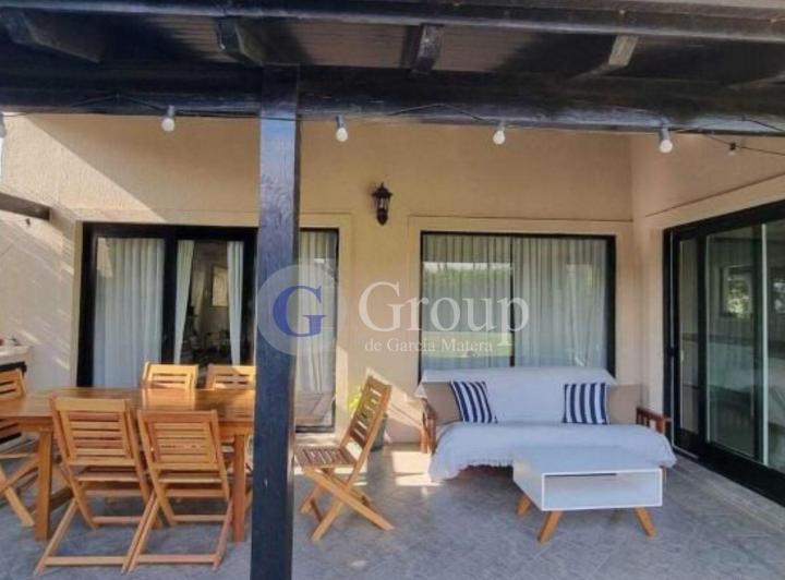 Casa · 192m² · 4 Ambientes · 1 Cochera