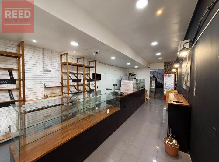 Local comercial · 143m²