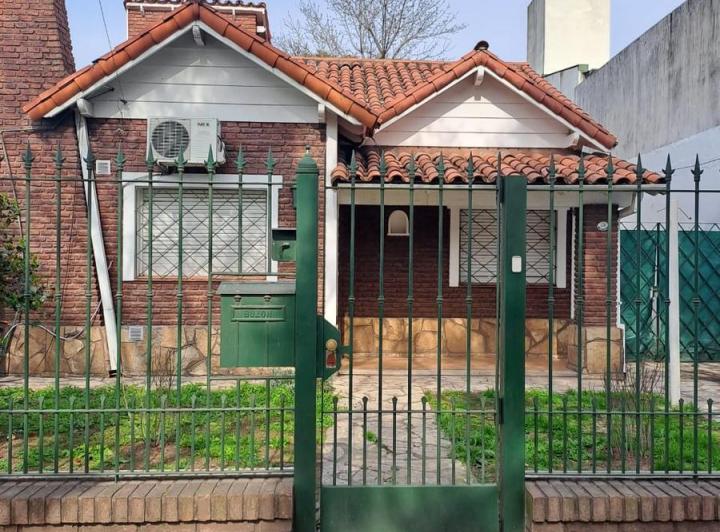 Casa · 120m² · 4 Ambientes · 1 Cochera