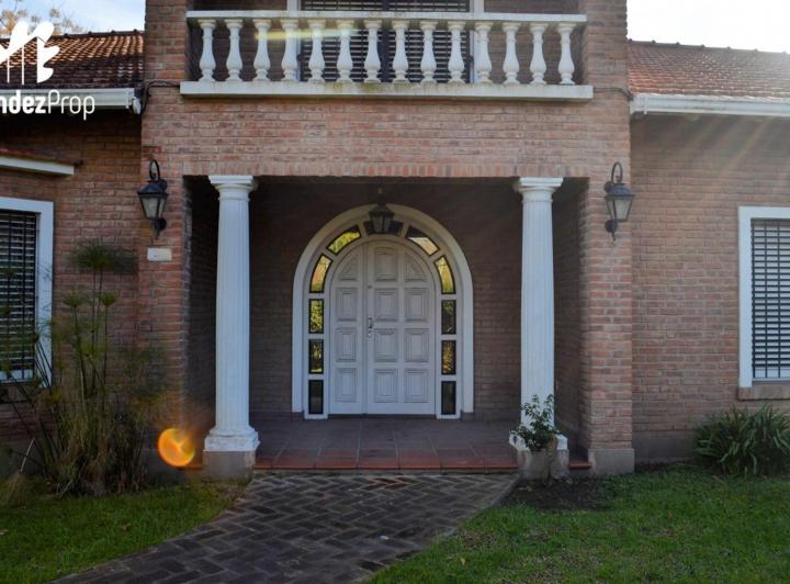 Casa · 190m² · 4 Ambientes · 4 Cocheras