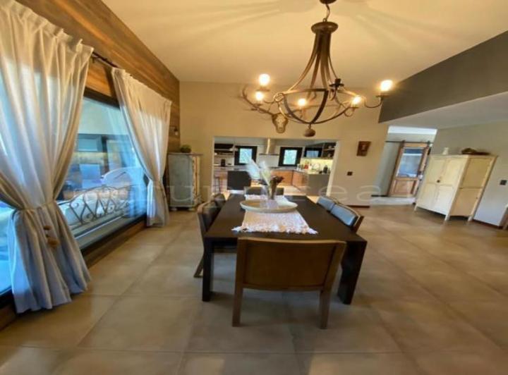 Casa · 260m² · 6 Ambientes