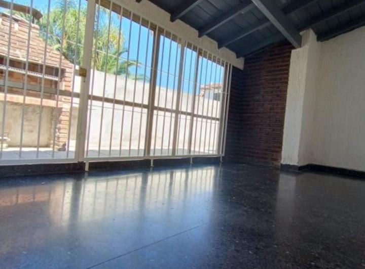 Casa · 1m² · 4 Ambientes
