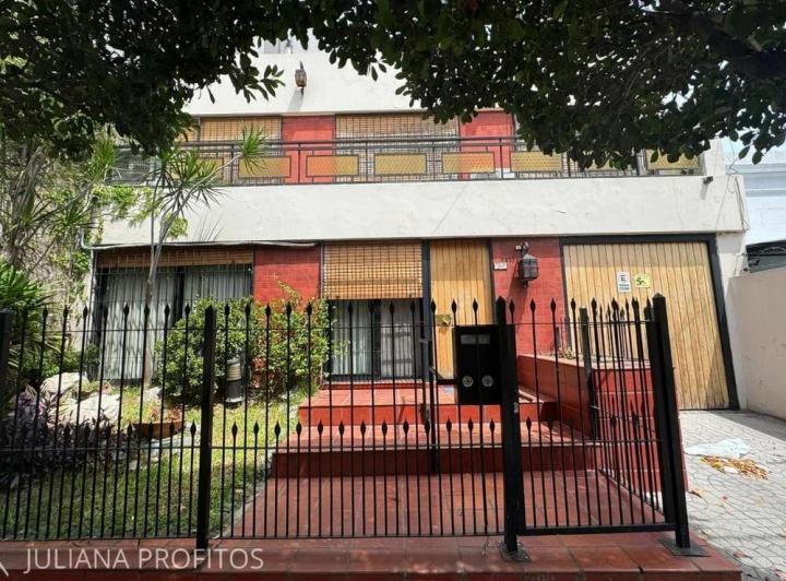 Casa · 350m² · 4 Ambientes · 1 Cochera