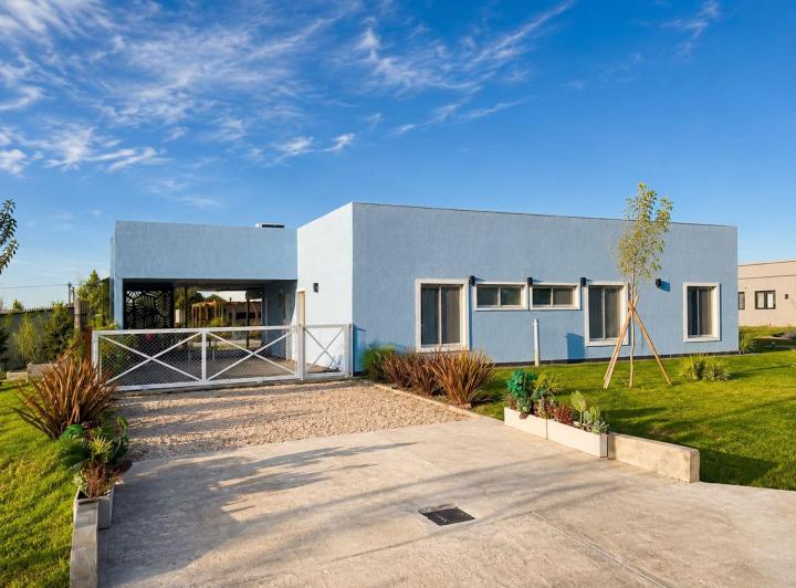 Casa · 110m² · 4 Ambientes · 2 Cocheras