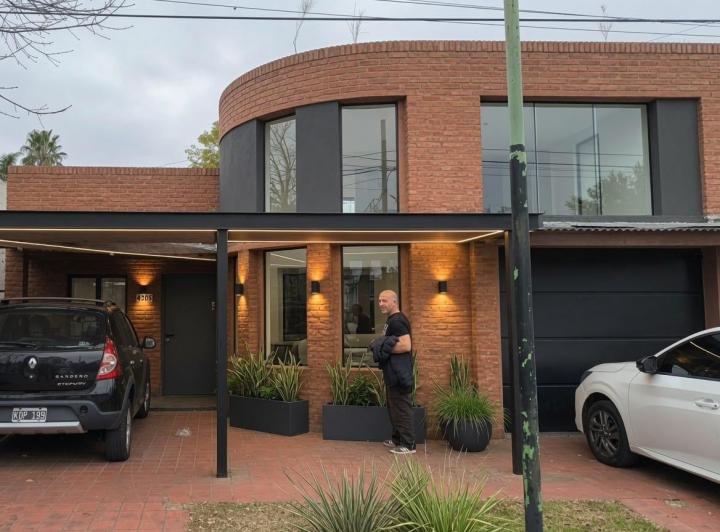 Casa · 160m² · 5 Ambientes · 1 Cochera